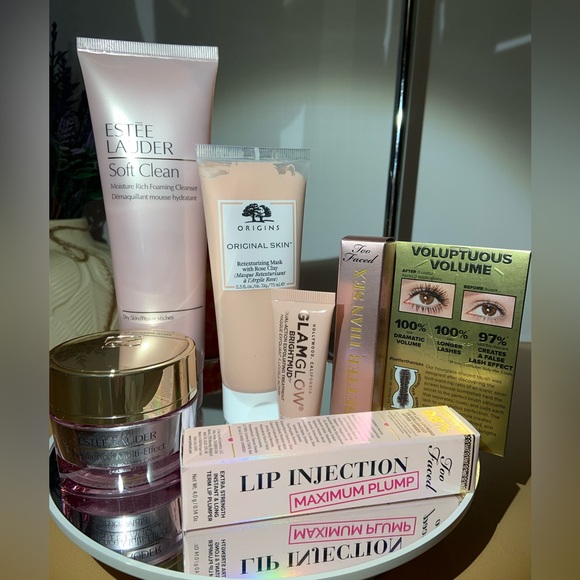 Estée Lauder Bag With Full Size Samples NWT - Picture 2 of 11